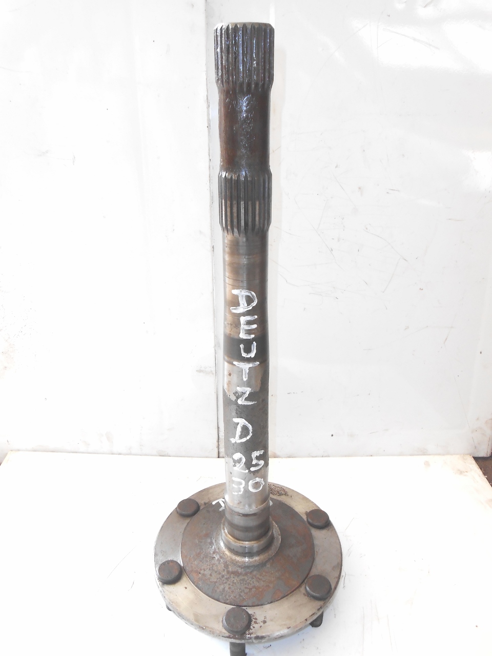 Arbre de roue tracteur deutz d25 d 30