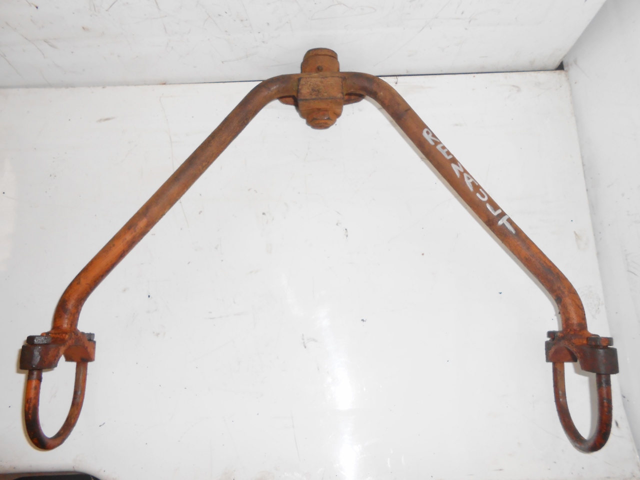 Barre renfort train avant tracteur renault vigneron etroit d22 d30 d35 n70 n71 n72 super 5 super 6 super 7