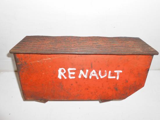 Boite a outils tracteur renault