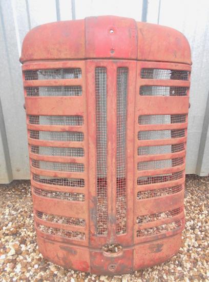 Calandre tracteur ih mc cormick f 135 137 d 1