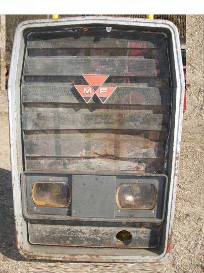 Calandre tracteur massey ferguson mf 1102