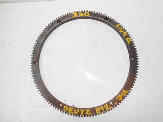 Couronne de demarreur volant moteur pieces tracteur deutz d40