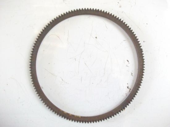 couronne-demarreur-volant-moteur-tracteur-agricole.jpg