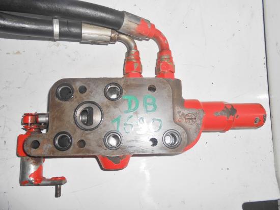 Distributeur double effets tracteur david brown 1200 1690