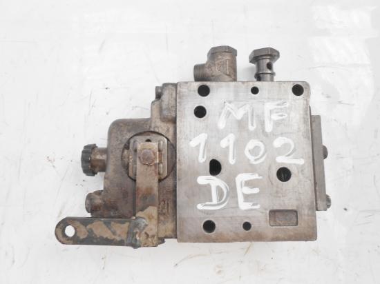 Distributeur hydraulique double effets tracteur massey ferguson 1102