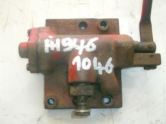 distributeur-hydraulique-tracteur-ih-946-1046.jpg