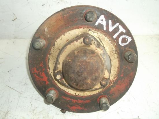 moyeu-de-roue-fusee-tracteur-avto-mtz.jpg