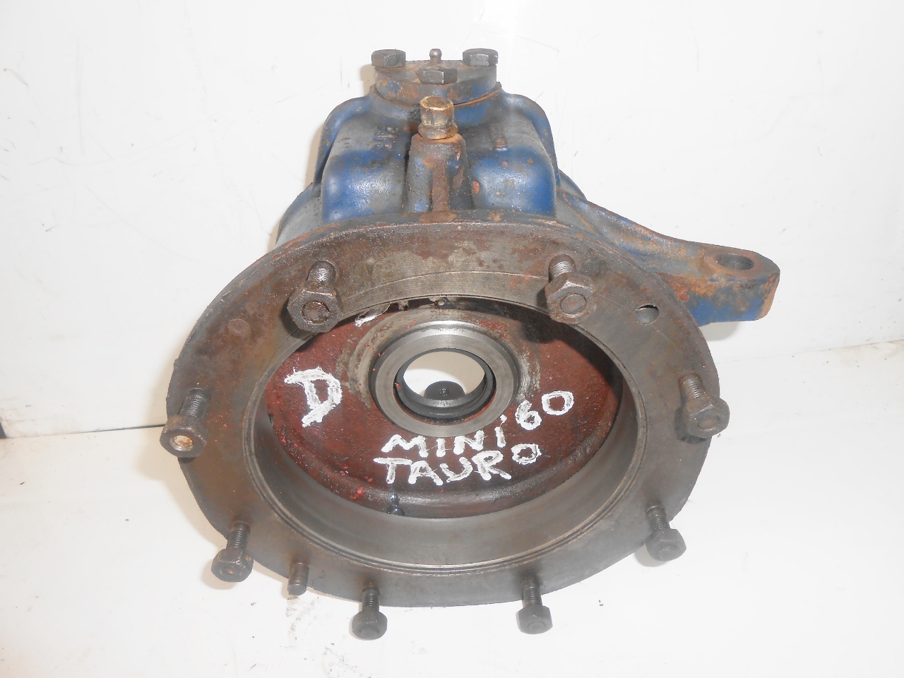 Pivot de direction droit pont avant tracteur same minitauro 60