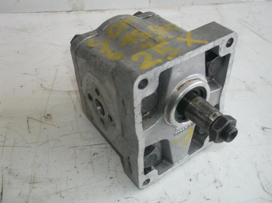 pompe-hydraulique-de-relevage-tracteur-someca-615-715-670-750-25x.jpg