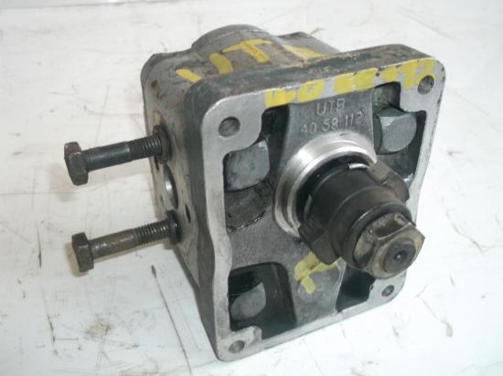 pompe-hydraulique-de-relevage-tracteur-universal-utb.jpg