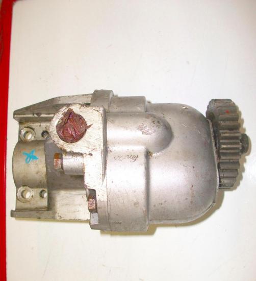 pompe-hydraulique-relevage-tracteur-ford-fordson-major.jpg