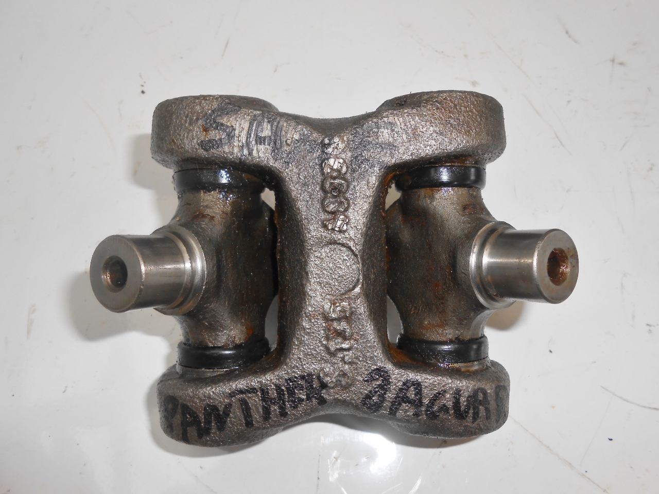 Support de croisillon pont avant 4x4 tracteur same jaguar 95 panther 90