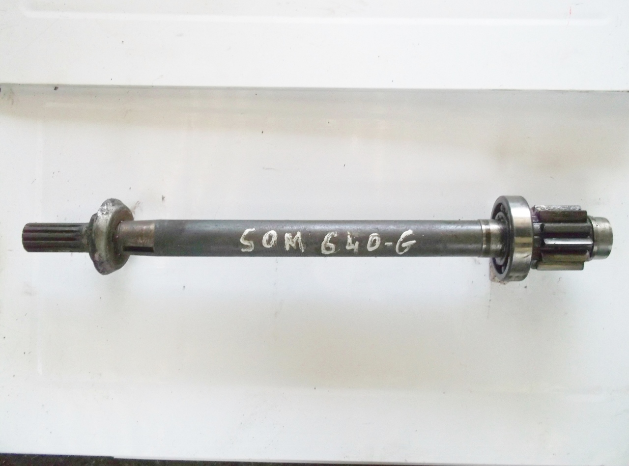 Arbre de roue tracteur someca 550 640