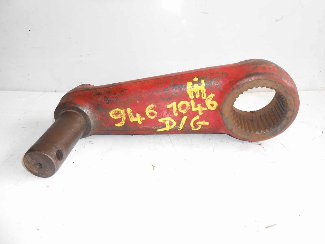 Bras gauche et droit cannele de relevage tracteur ih international 946 1046