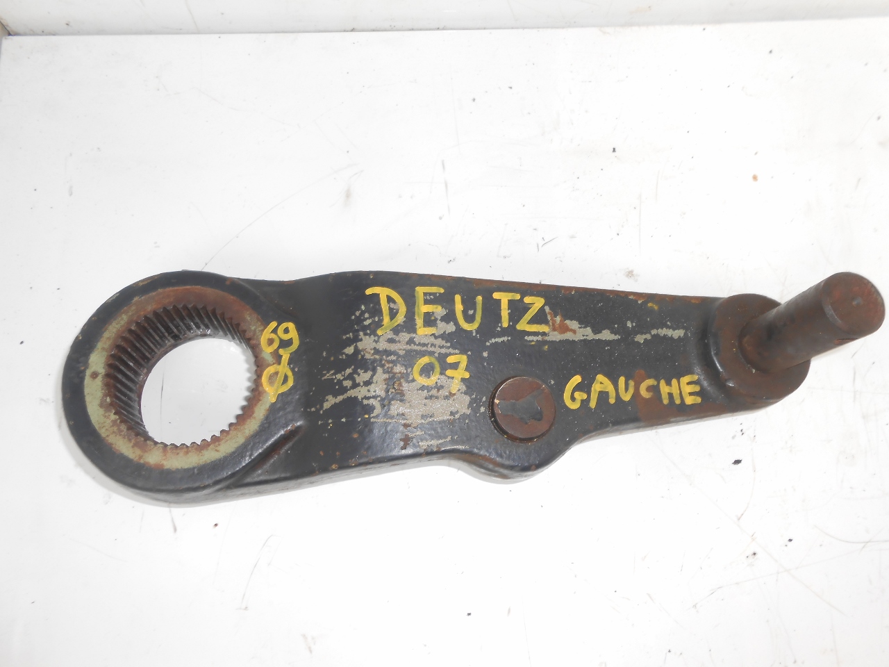 Bras superieur de relevage gauche tracteur deutz 07 7807
