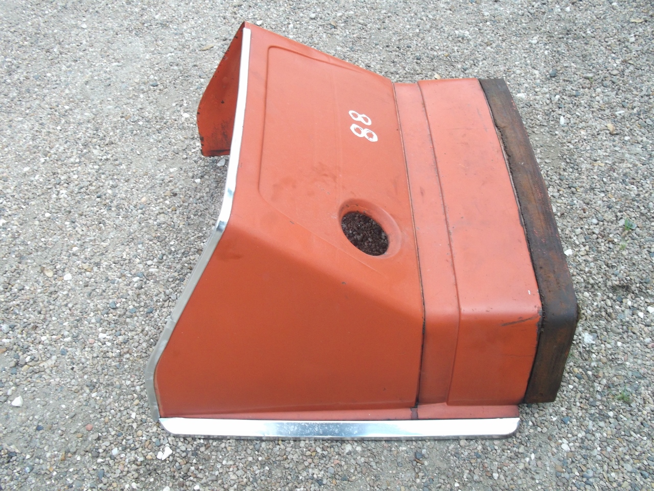 Carrosserie tole dessus de reservoir tableau de bord tracteur renault 88 r88