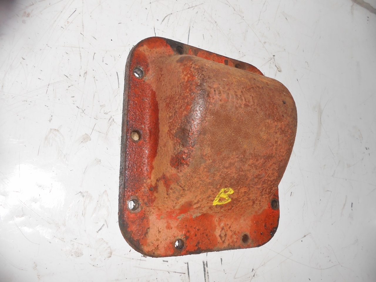 Carter cloche arriere de relevage tracteur renault 86 88 89