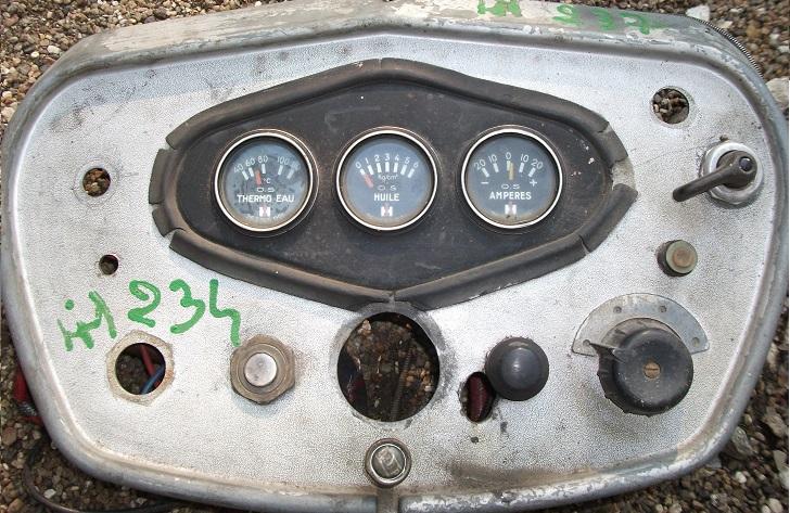 Tableau de bord tracteur ih mc cormick f fu 237